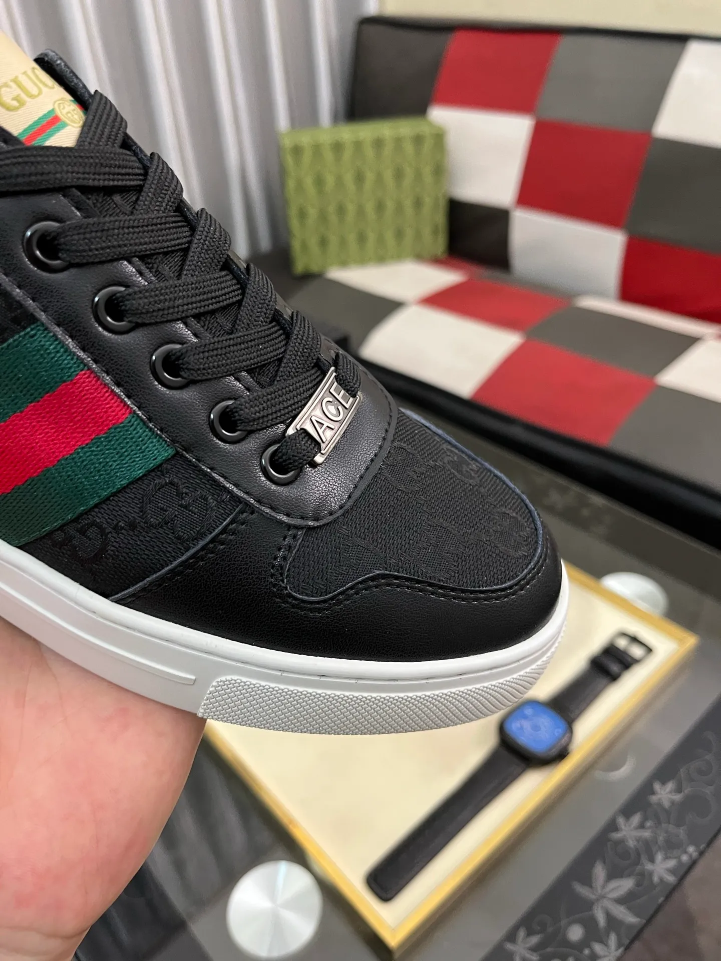Men's Men's Shoes💰440⌚️⌚️【GUCCI】Gucci men's latest white shoe series casual shoes! The official website is built 1:1. Upper: Made of imported cowhide, with electric embroidery ➕Inner lining: Made of high-quality first-layer pigskin, soft and comfortable. Picky material selection and exquisite workmanship give you the best enjoyment. Size: 38-44 yards, 3️⃣ colors available.